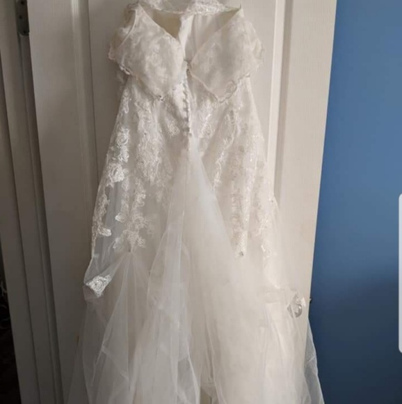 Wedding Dress - Picture 2 of 6